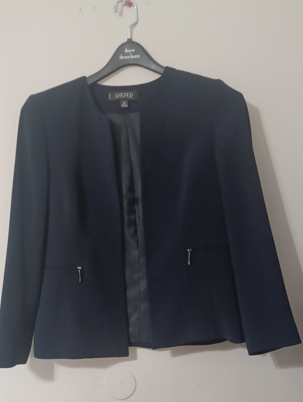 Kasper Navy Collarless Blazer with 2 Front Zip Pockets Accents. NWOT. Size 10P